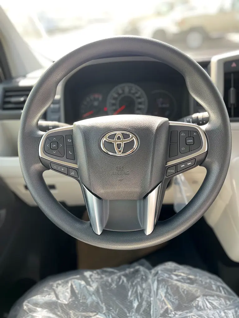 TOYOTA HIACE 2026 0KM 3.5 13 SEATS AL FUTTAIM - Image 14
