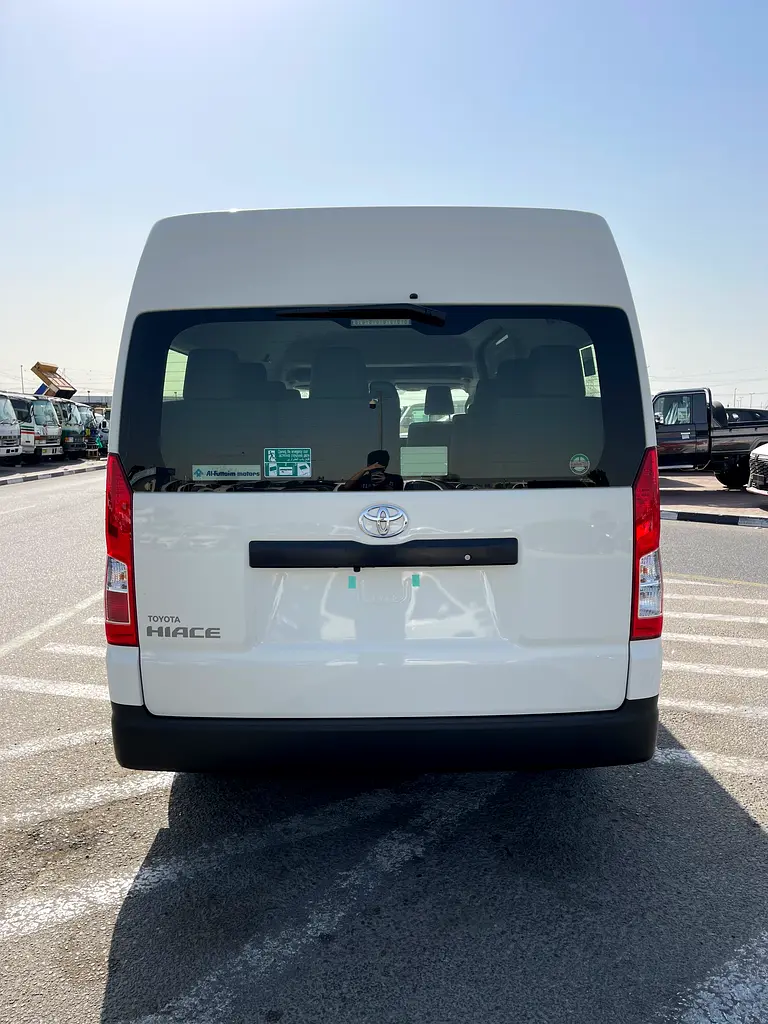 TOYOTA HIACE 2026 0KM 3.5 13 SEATS AL FUTTAIM - Image 4