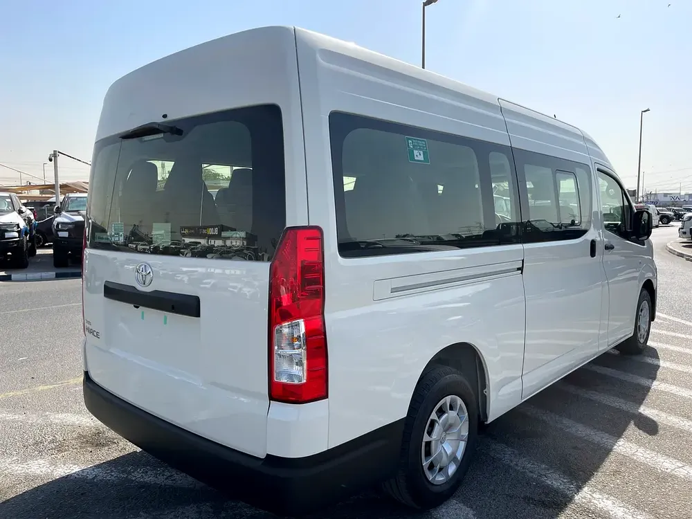TOYOTA HIACE 2026 0KM 3.5 13 SEATS AL FUTTAIM - Image 5