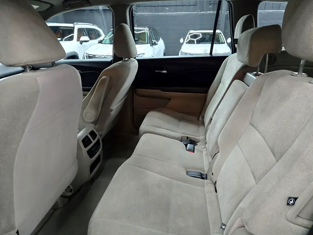 Honda Pilot EX 2019 GCC Specs ex trim 2WD 141021 kms well maintained - Image 11