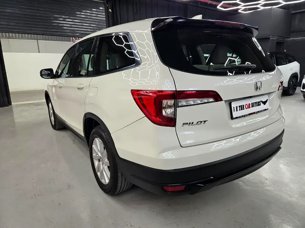 Honda Pilot EX 2019 GCC Specs ex trim 2WD 141021 kms well maintained - Image 6