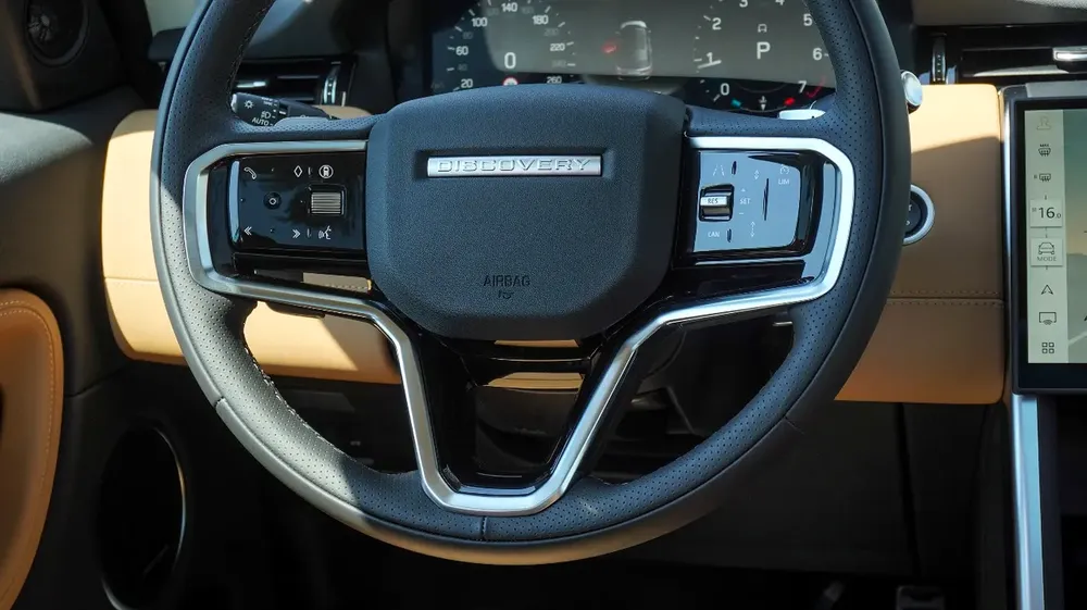 LAND ROVER DISCOVERY SPORT SE P250 DYNAMIC 2024!! FIVE YEARS WARRANTY!! THREE YEARS SERVICE CONTRACT - Image 7