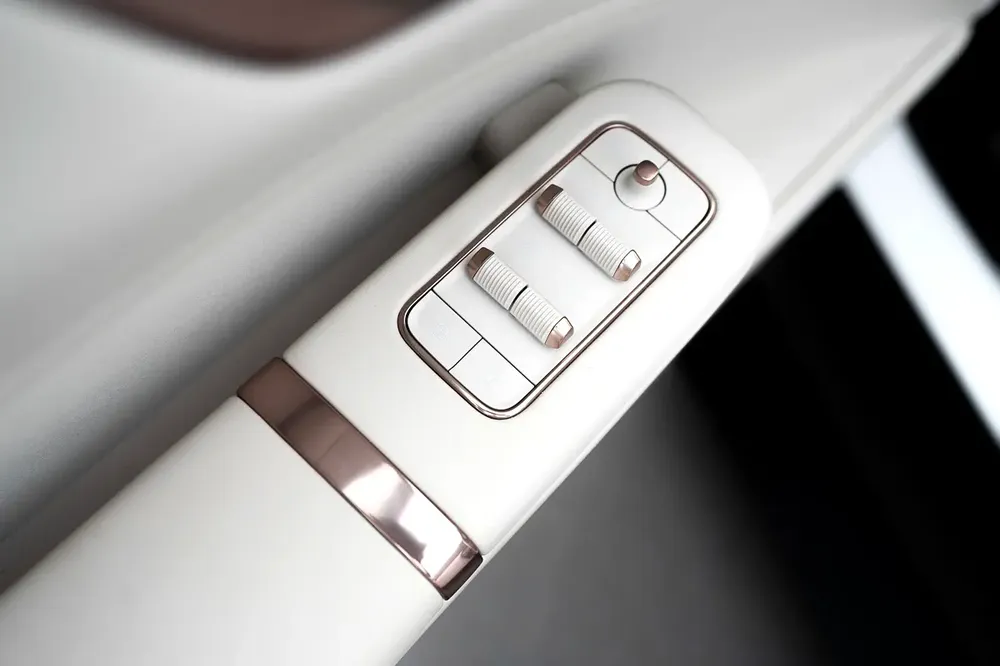 Lynk & Co 900 Ultra 2.0 - Image 4