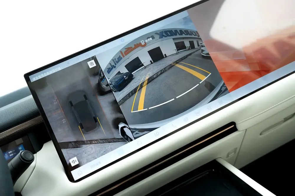 Lynk & Co 900 Ultra 2.0 - Image 8