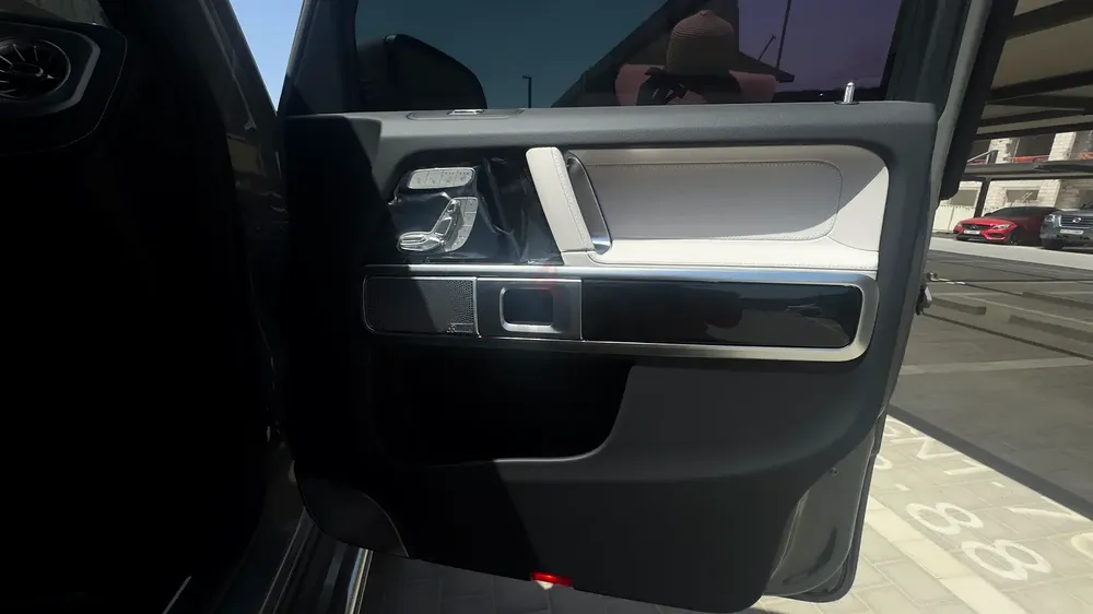2026 Mercedes-Benz G-Class G 63 AMG MANUFACTURER 4.0L V8 Biturbo - 5y Gargash warranty available - Image 13