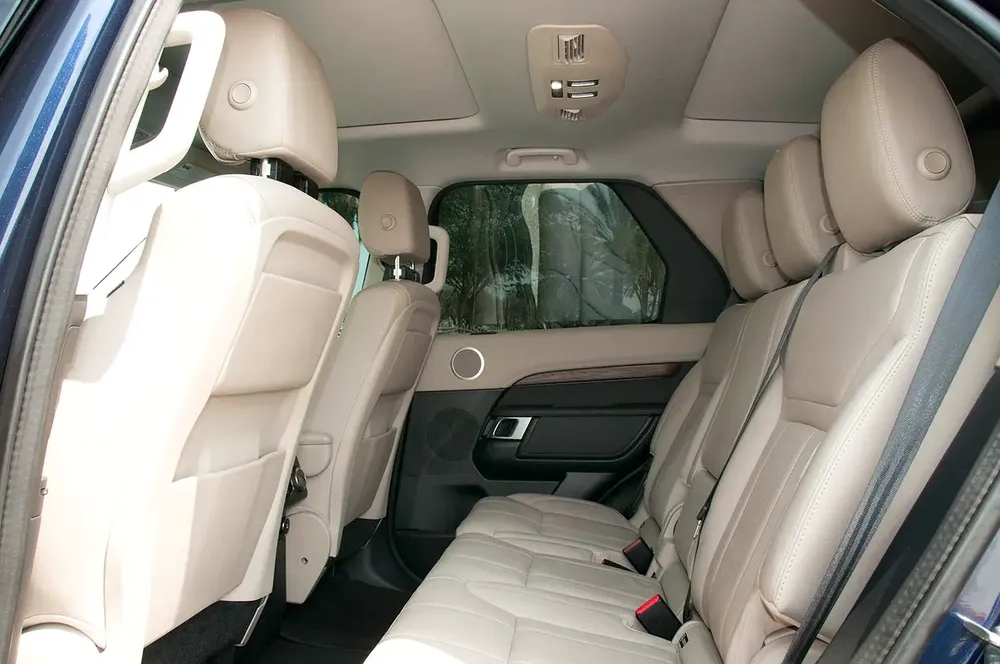 Land Rover Discovery HSE Si6 | 2019 | 7-seater luxury SUV - Image 12