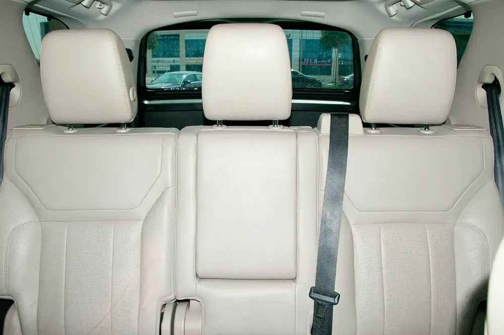 Land Rover Discovery HSE Si6 | 2019 | 7-seater luxury SUV - Image 13