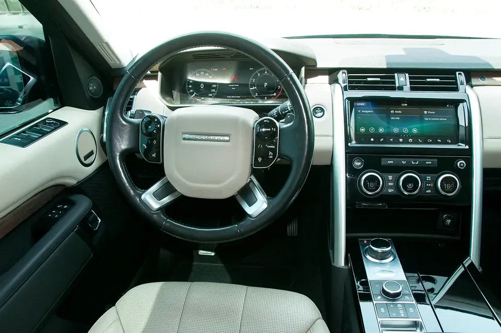 Land Rover Discovery HSE Si6 | 2019 | 7-seater luxury SUV - Image 14