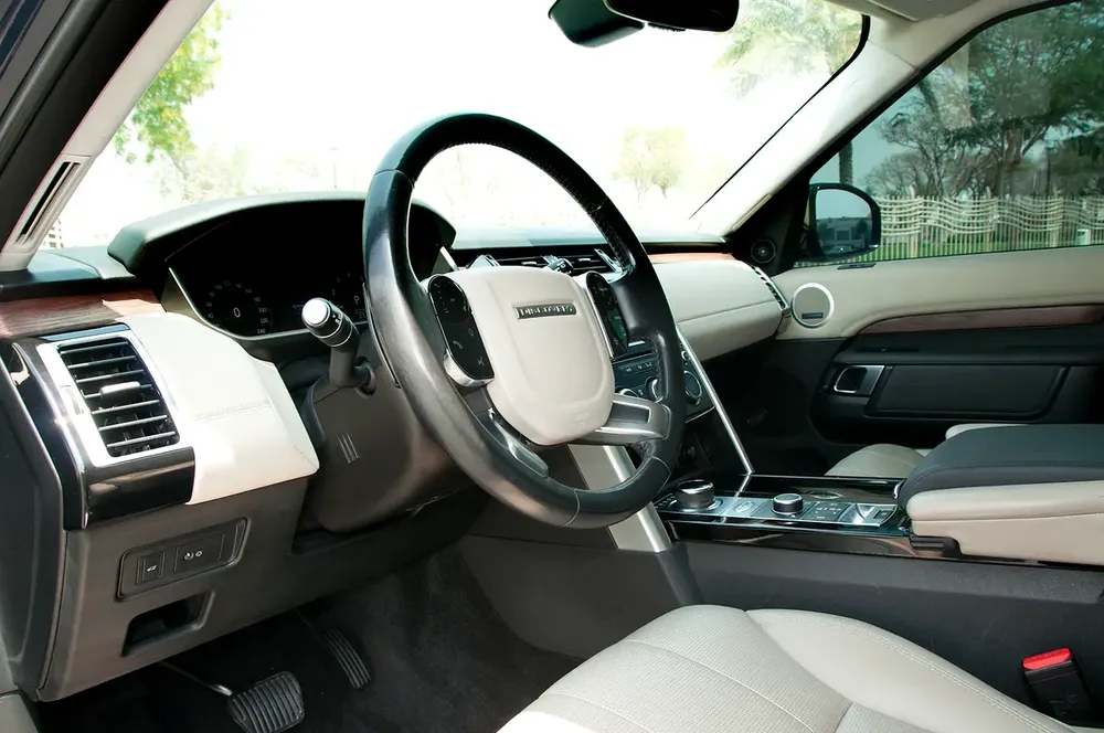 Land Rover Discovery HSE Si6 | 2019 | 7-seater luxury SUV - Image 16