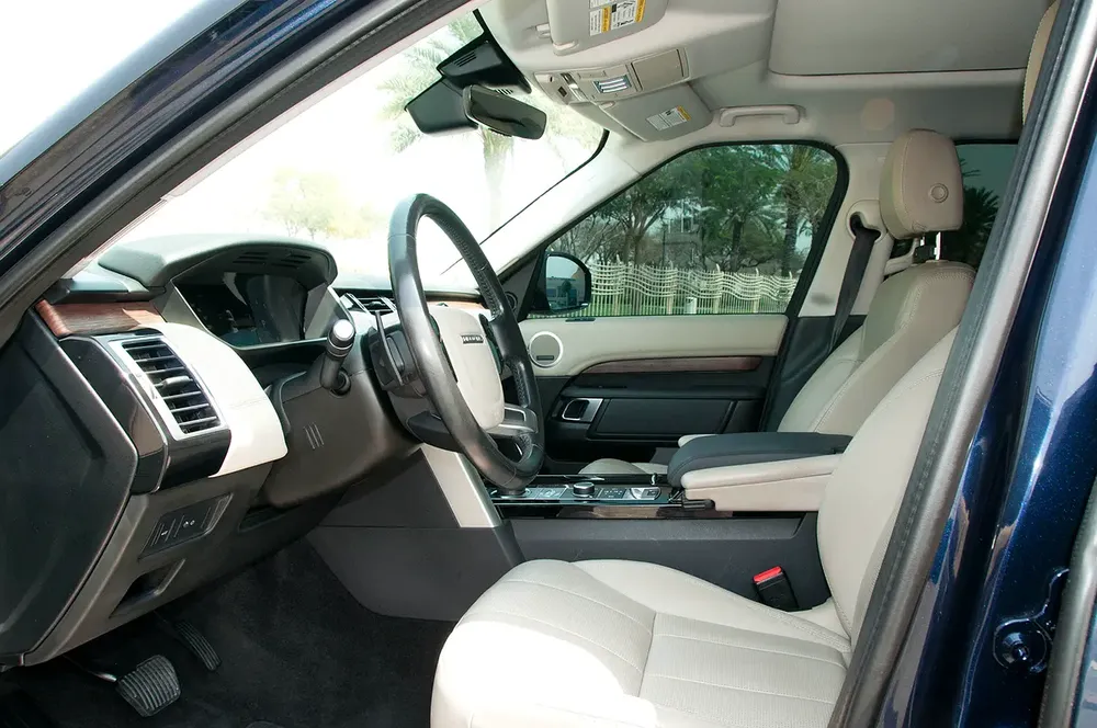 Land Rover Discovery HSE Si6 | 2019 | 7-seater luxury SUV - Image 9