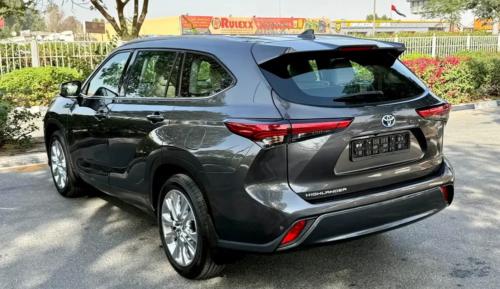 2022 Toyota Highlander VXR Hybrid | G.C.C | First Owner - Image 10
