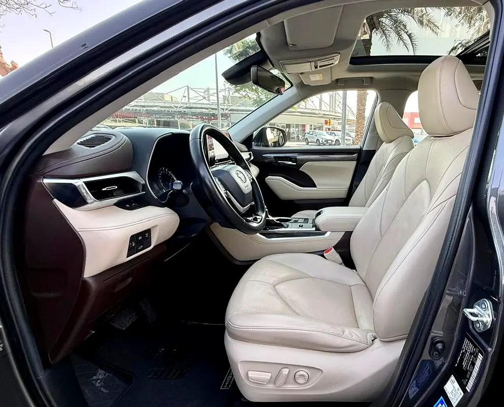 2022 Toyota Highlander VXR Hybrid | G.C.C | First Owner - Image 11