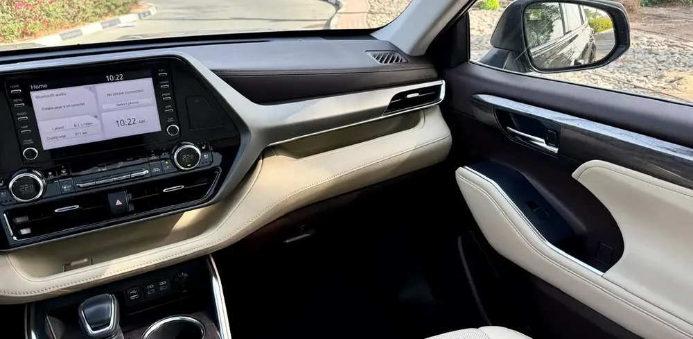 2022 Toyota Highlander VXR Hybrid | G.C.C | First Owner - Image 16