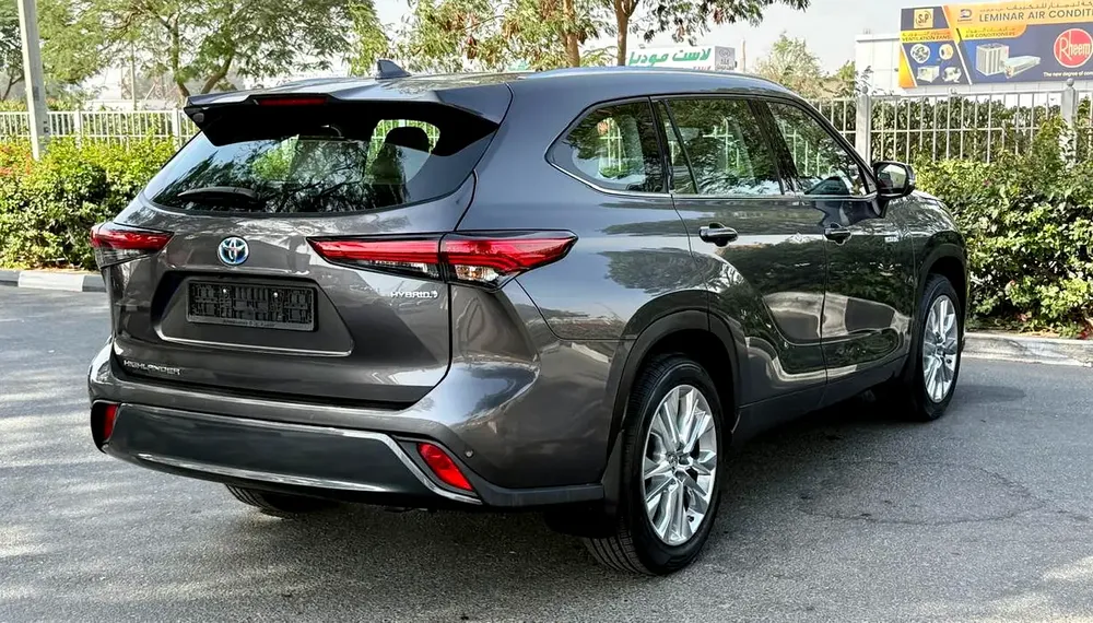 2022 Toyota Highlander VXR Hybrid | G.C.C | First Owner - Image 8