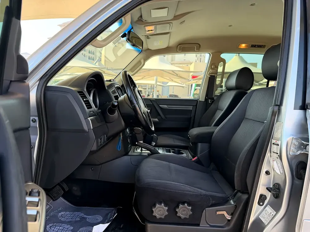 GCC MITSUBISHI PAJERO 3.5 GLS - Image 12