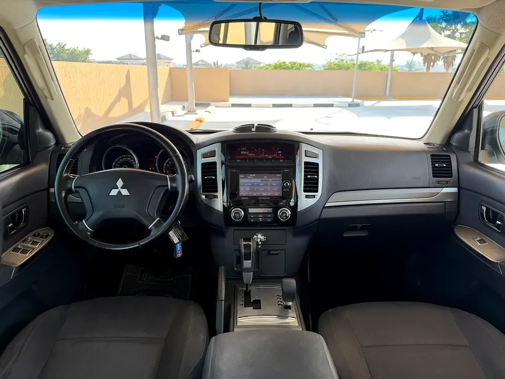 GCC MITSUBISHI PAJERO 3.5 GLS - Image 13