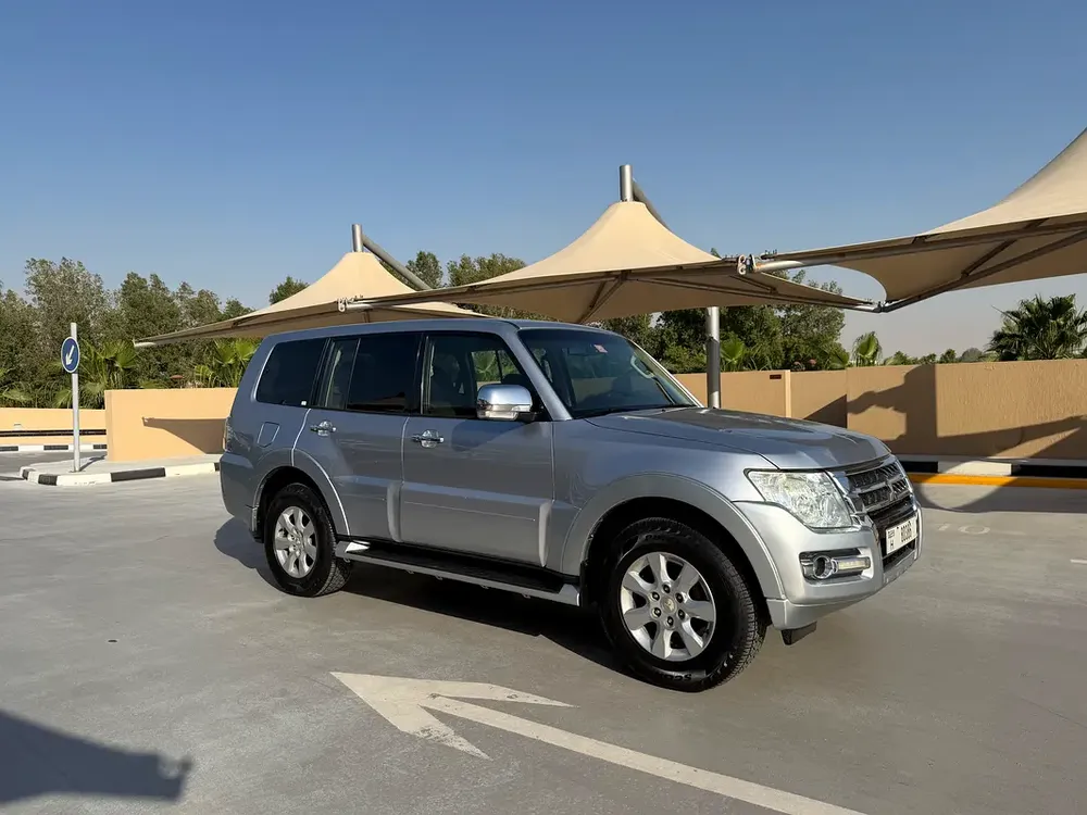 GCC MITSUBISHI PAJERO 3.5 GLS - Image 6