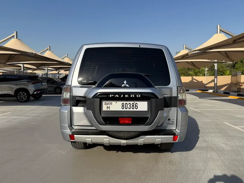 GCC MITSUBISHI PAJERO 3.5 GLS - Image 8