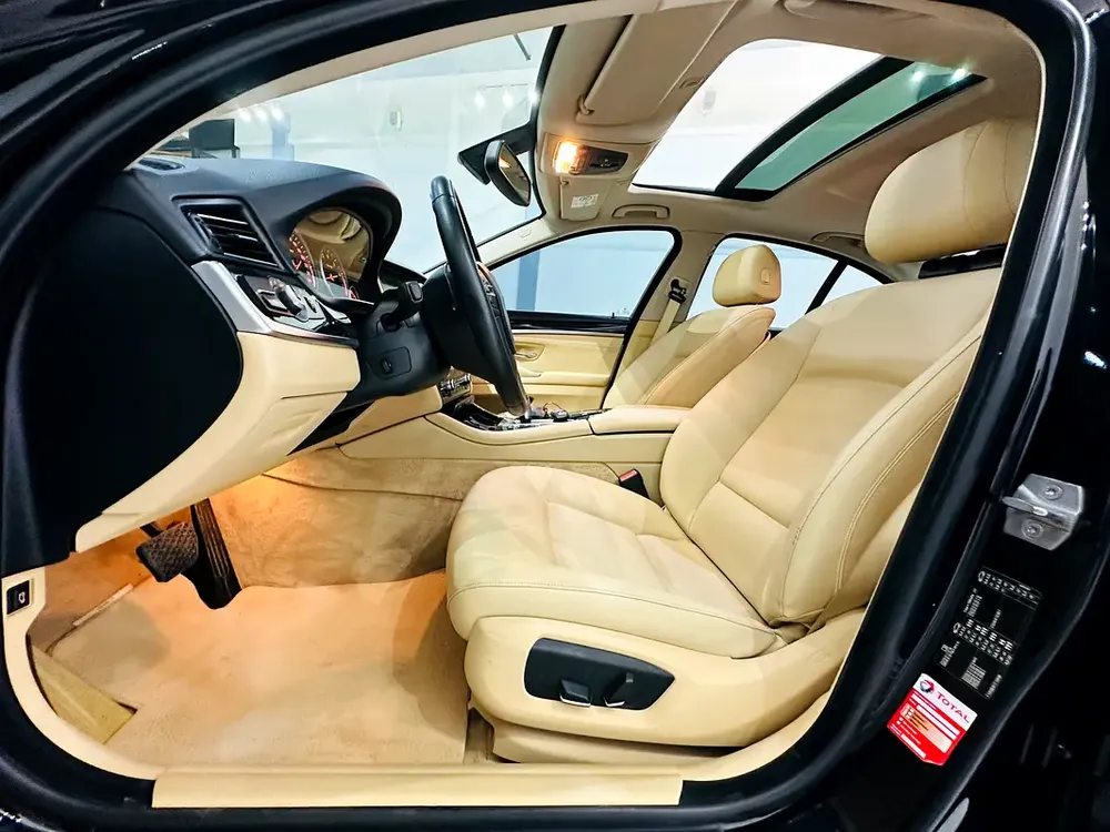 BMW 535i EXCLUSIVE GCC SOECS LOW KILOMETER WITH ONE YEAR WARRANTY - Image 11