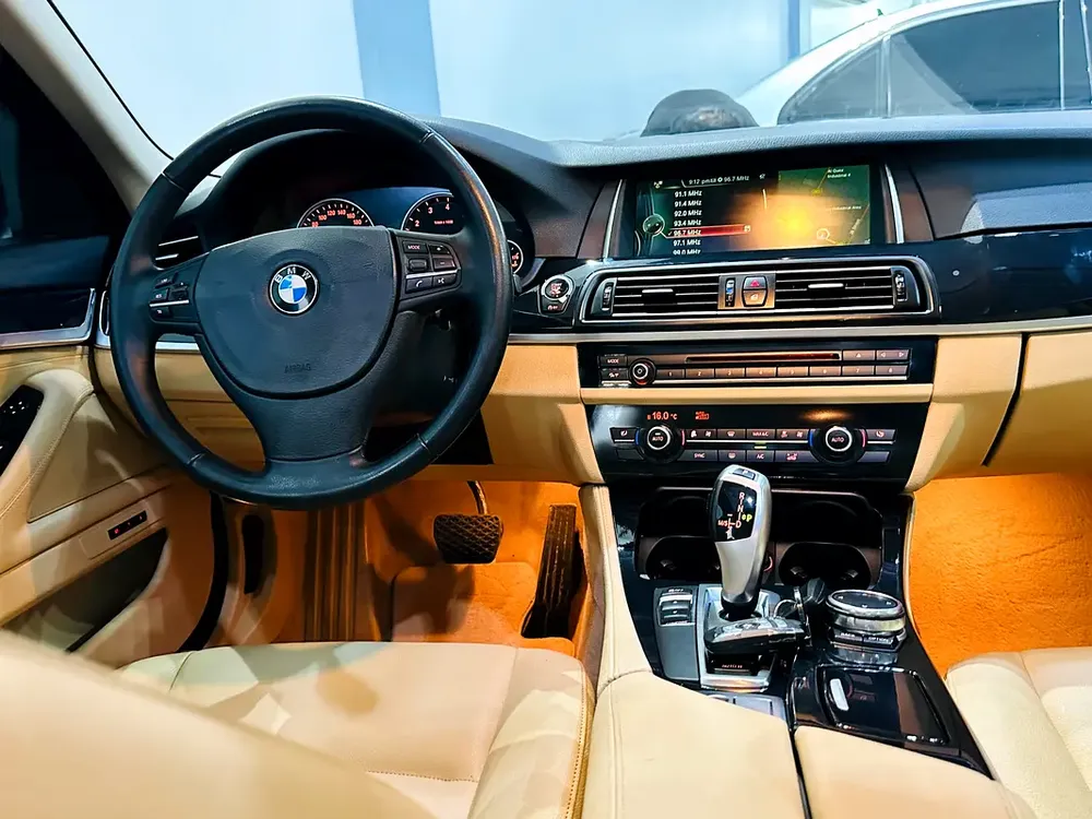 BMW 535i EXCLUSIVE GCC SOECS LOW KILOMETER WITH ONE YEAR WARRANTY - Image 12