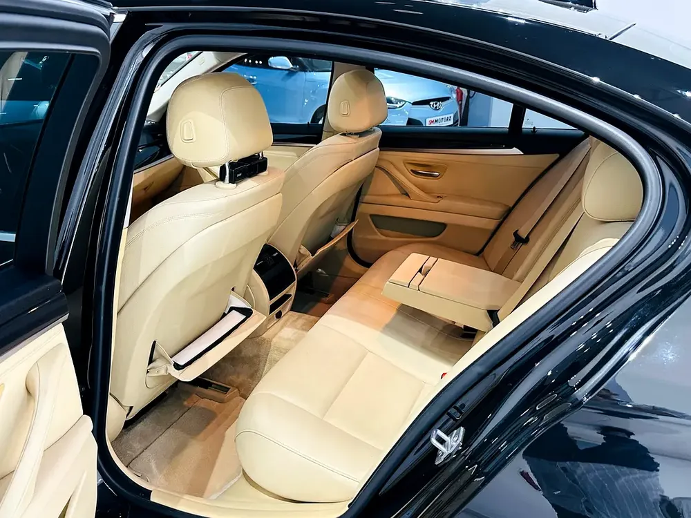 BMW 535i EXCLUSIVE GCC SOECS LOW KILOMETER WITH ONE YEAR WARRANTY - Image 14