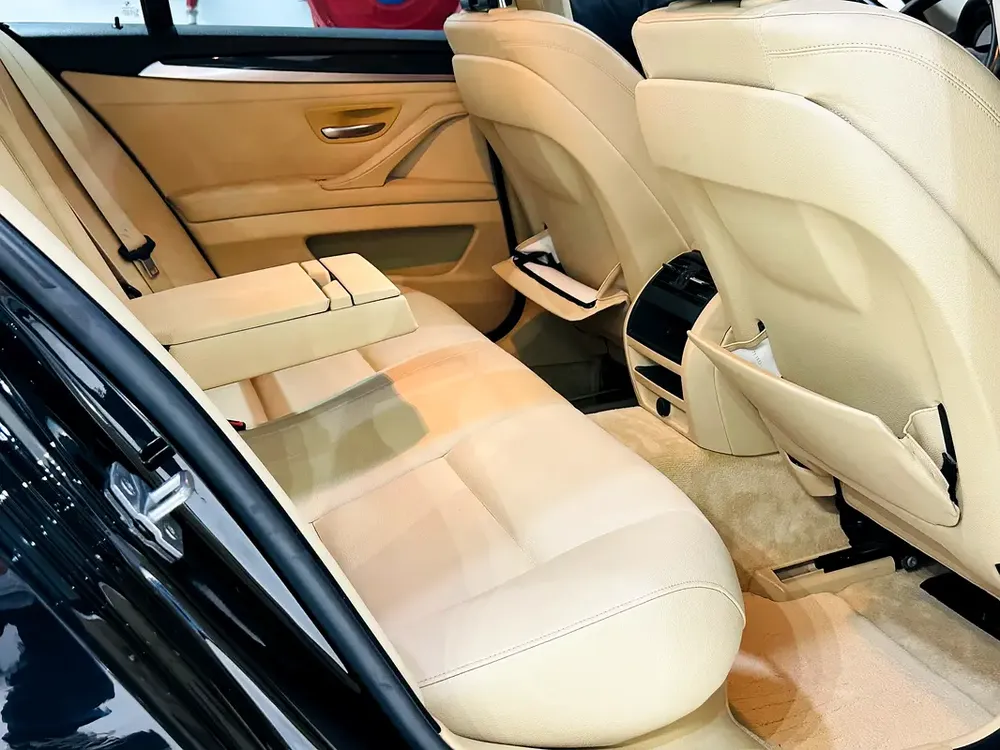 BMW 535i EXCLUSIVE GCC SOECS LOW KILOMETER WITH ONE YEAR WARRANTY - Image 15