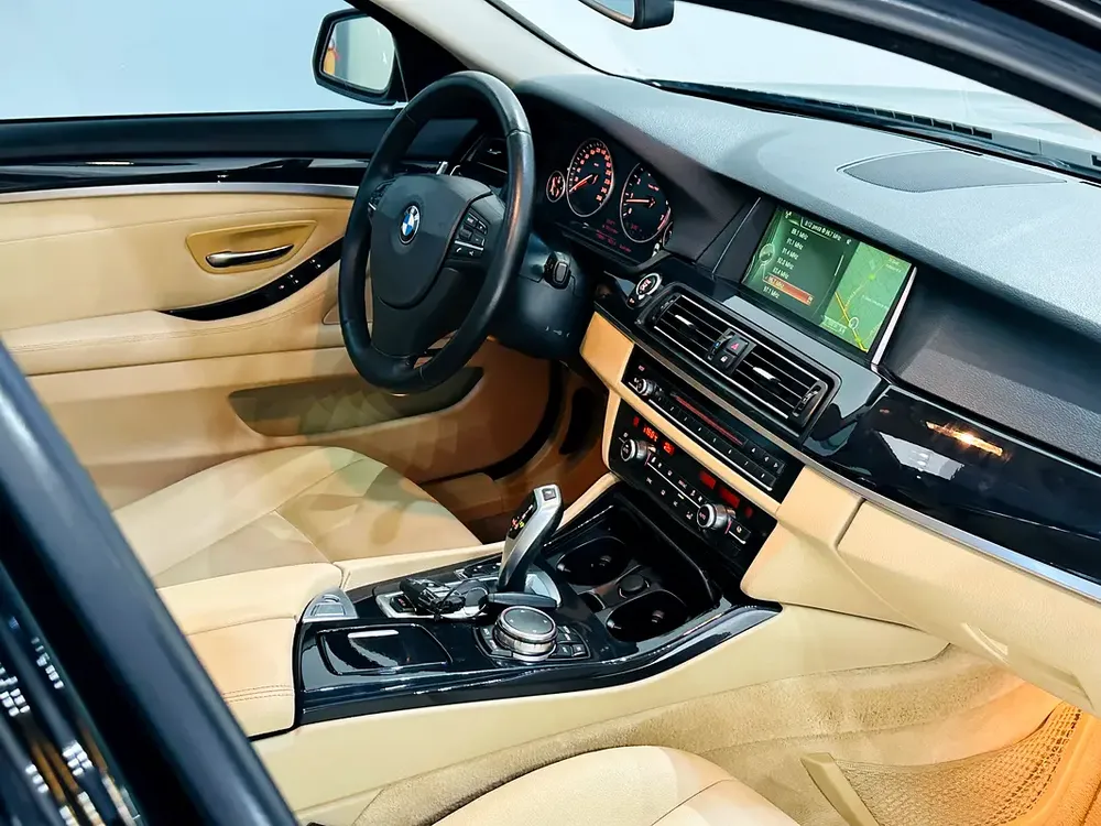 BMW 535i EXCLUSIVE GCC SOECS LOW KILOMETER WITH ONE YEAR WARRANTY - Image 17
