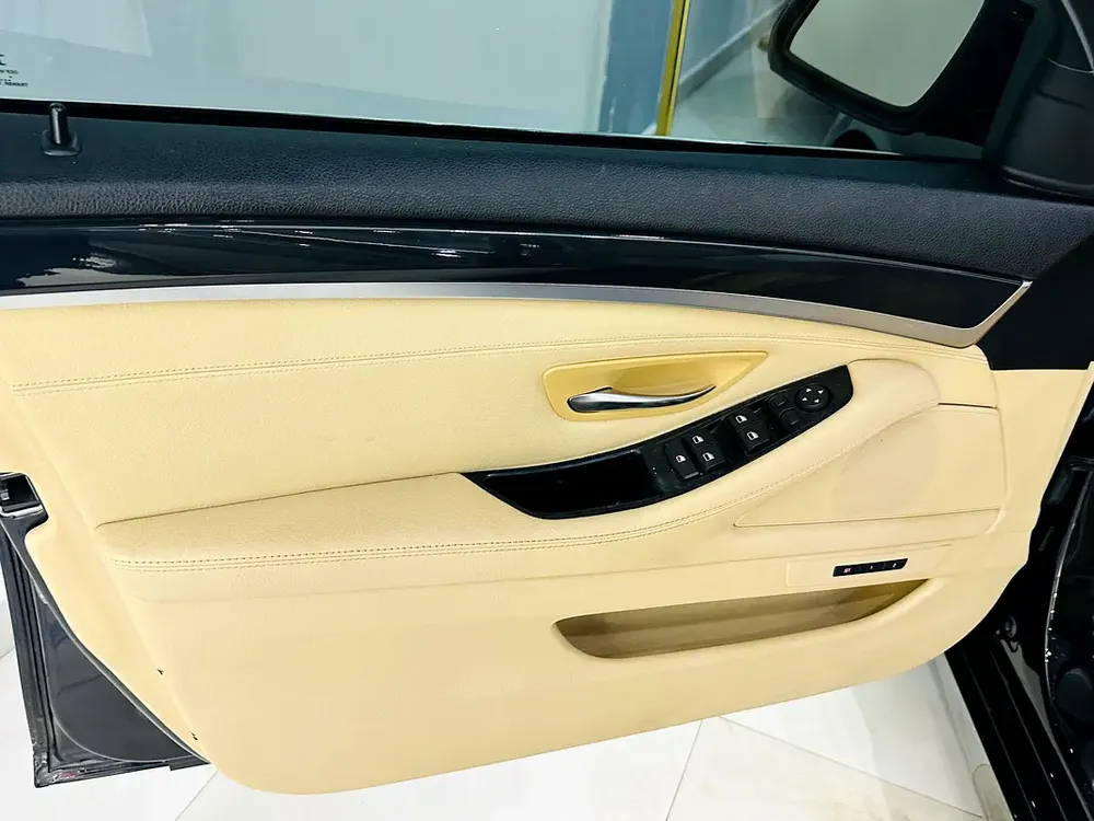 BMW 535i EXCLUSIVE GCC SOECS LOW KILOMETER WITH ONE YEAR WARRANTY - Image 18