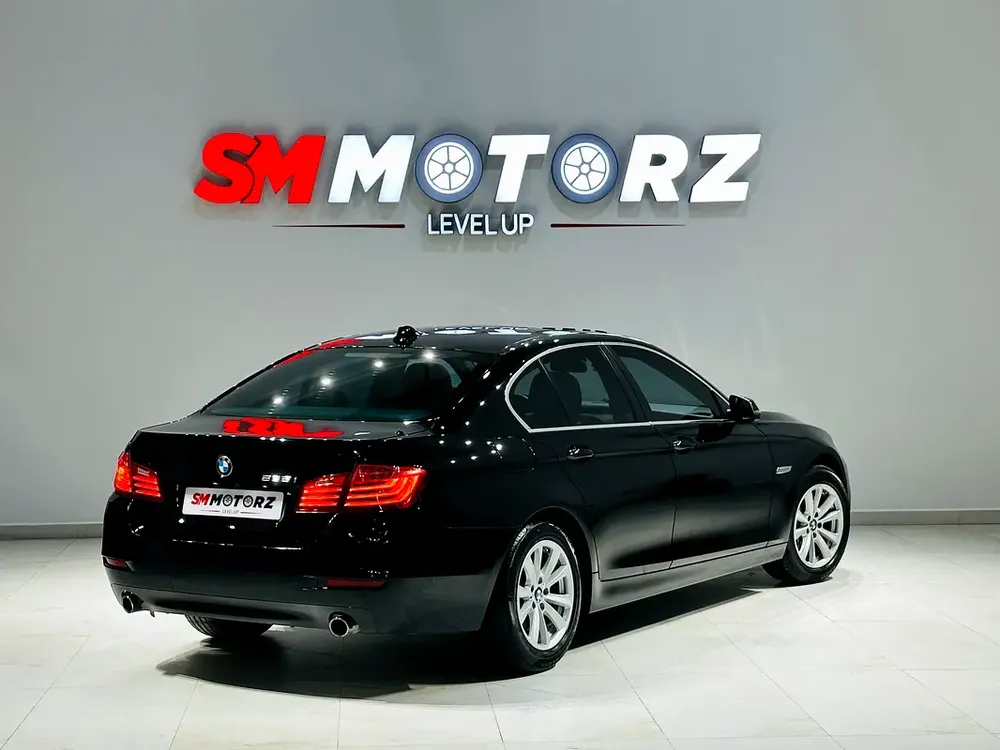 BMW 535i EXCLUSIVE GCC SOECS LOW KILOMETER WITH ONE YEAR WARRANTY - Image 4