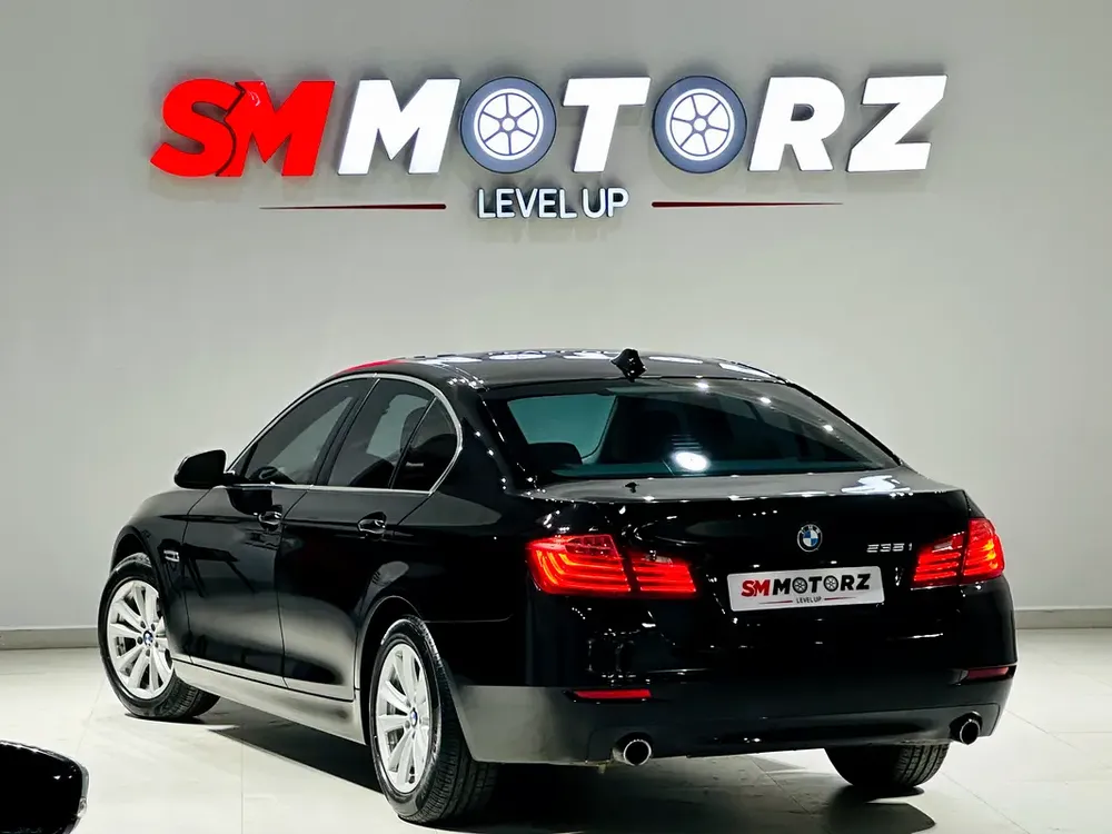 BMW 535i EXCLUSIVE GCC SOECS LOW KILOMETER WITH ONE YEAR WARRANTY - Image 5