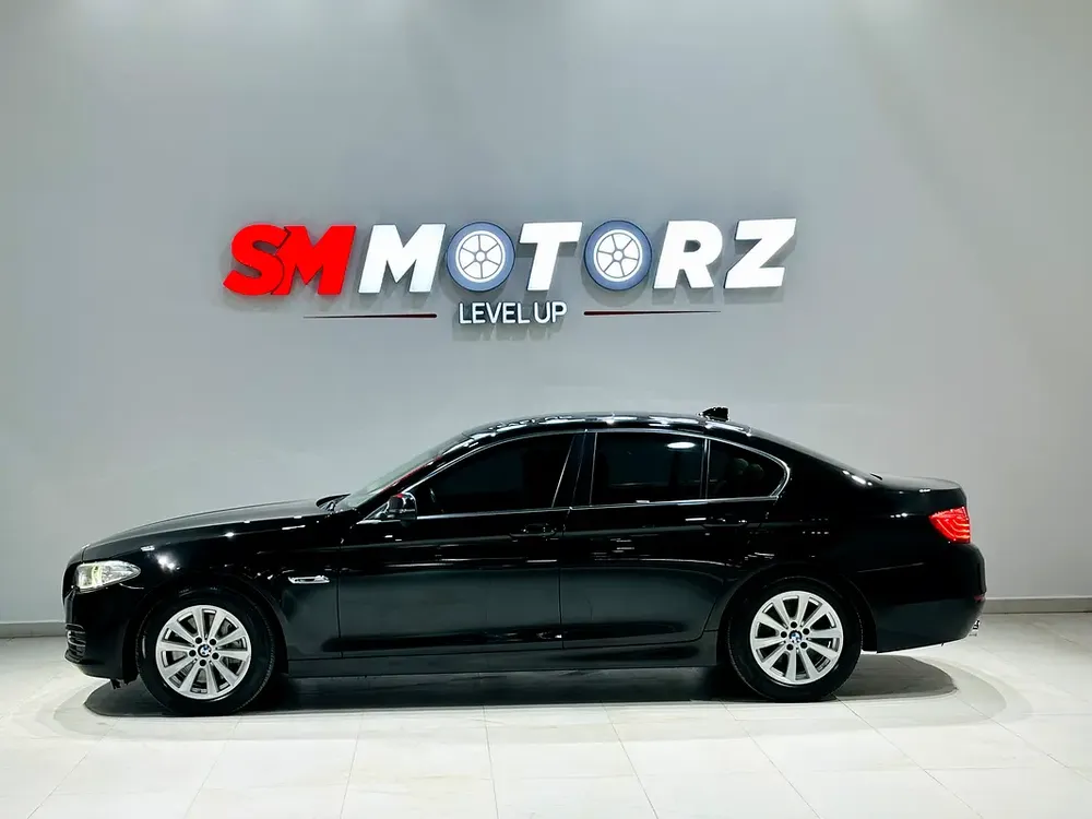 BMW 535i EXCLUSIVE GCC SOECS LOW KILOMETER WITH ONE YEAR WARRANTY - Image 7