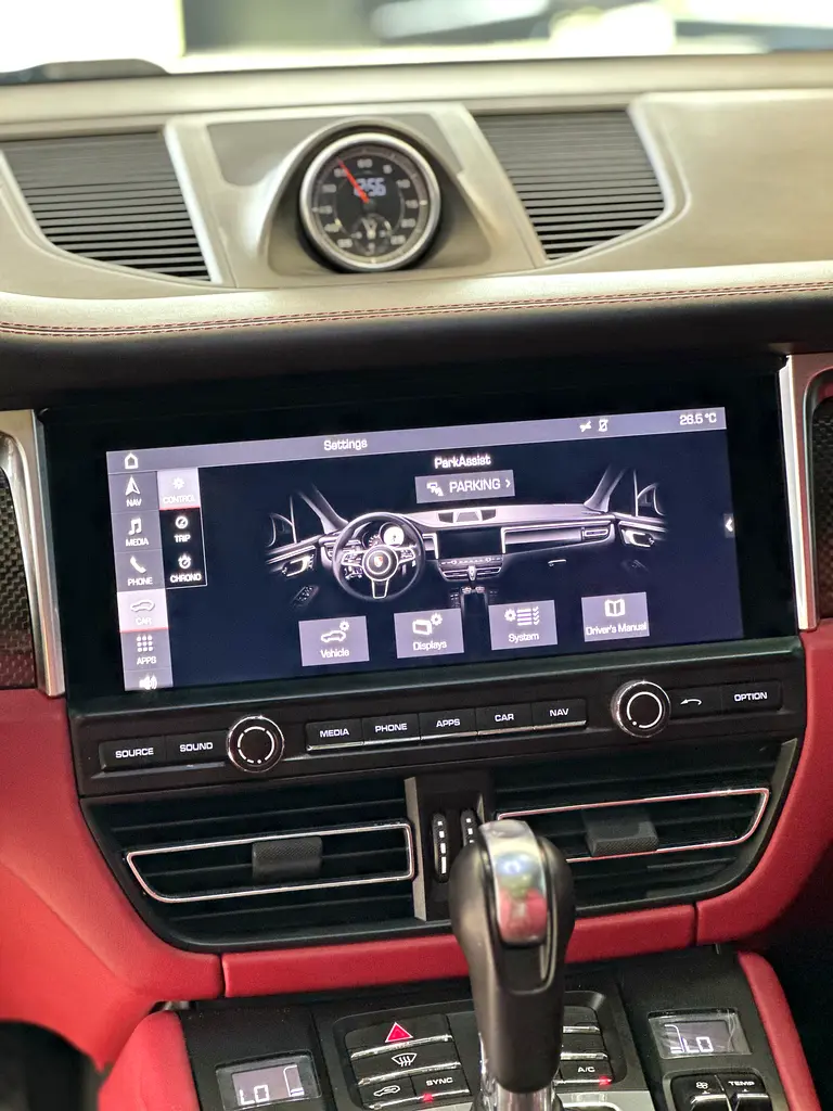 2019 Porsche Macan | GCC Specs | Low Mileage | Pristine Condition - Image 10