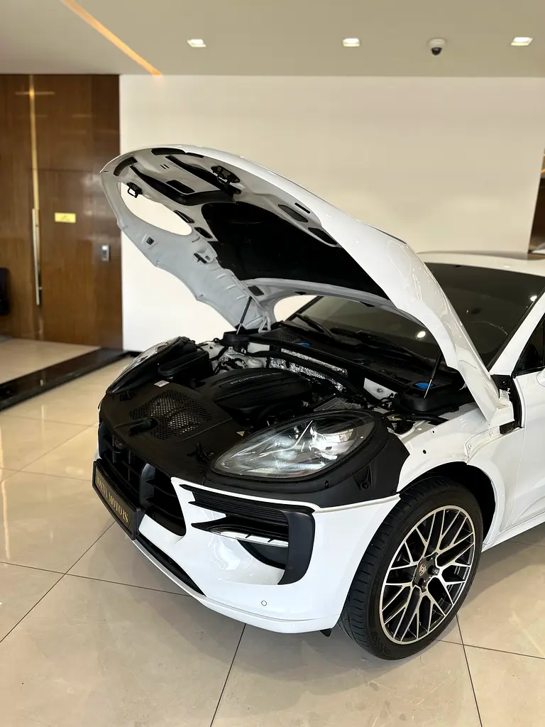 2019 Porsche Macan | GCC Specs | Low Mileage | Pristine Condition - Image 18