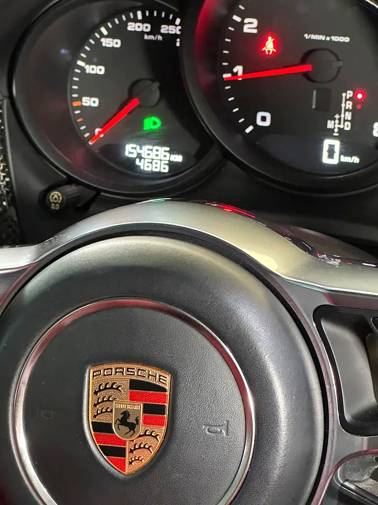 2019 Porsche Macan | GCC Specs | Low Mileage | Pristine Condition - Image 7