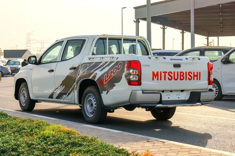 2023 Mitsubishi L200 2.5L DIESEL DCABIN 4x2 GL 5 Manual Transmission - Image 6