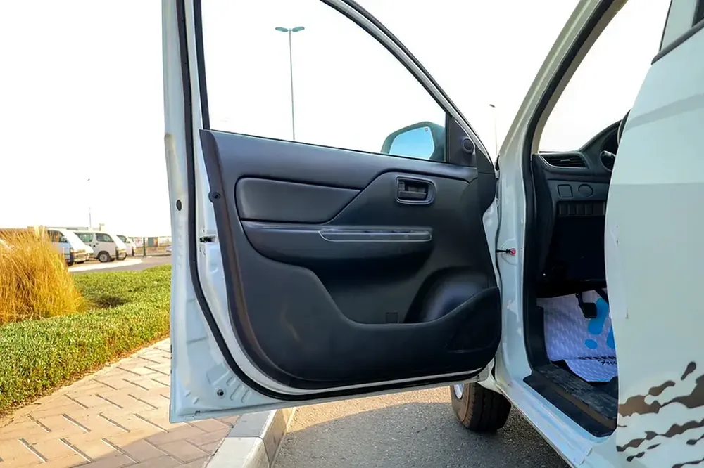 2023 Mitsubishi L200 2.5L DIESEL DCABIN 4x2 GL 5 Manual Transmission - Image 9