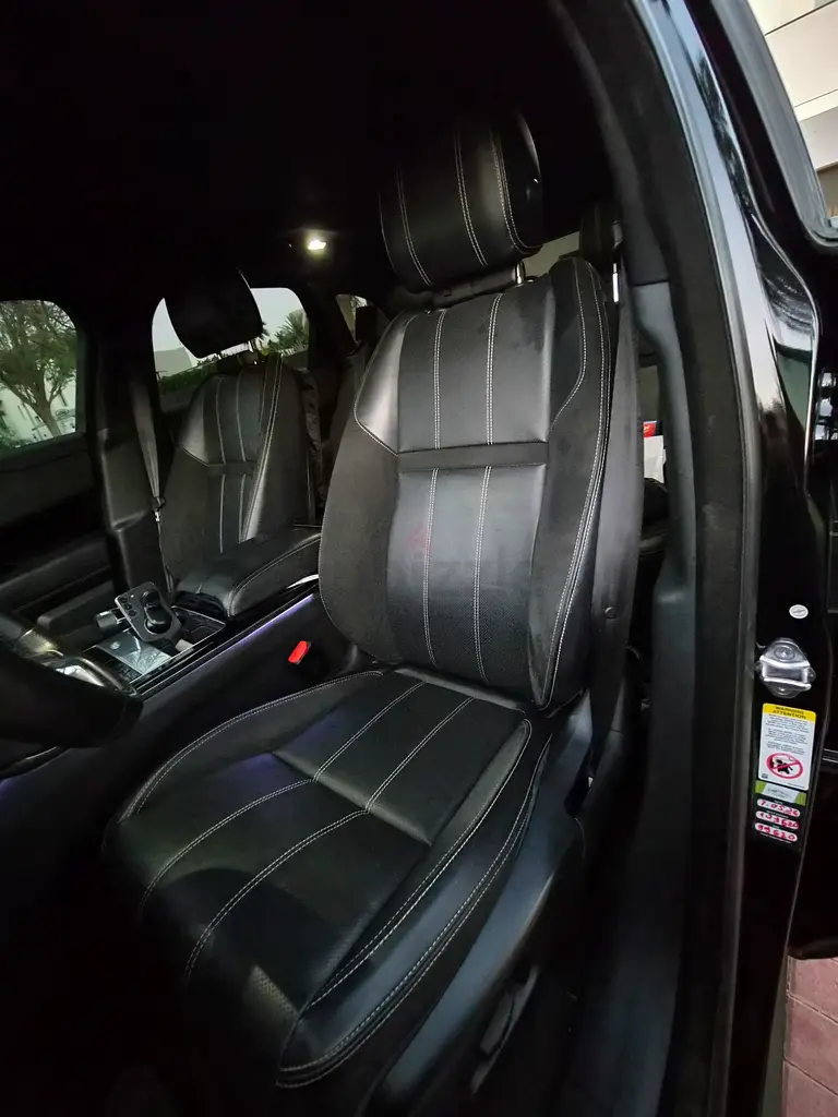 2019 Land Rover Range Rover Velar R-Dynamic SE - Premium Luxury SUV - Image 10
