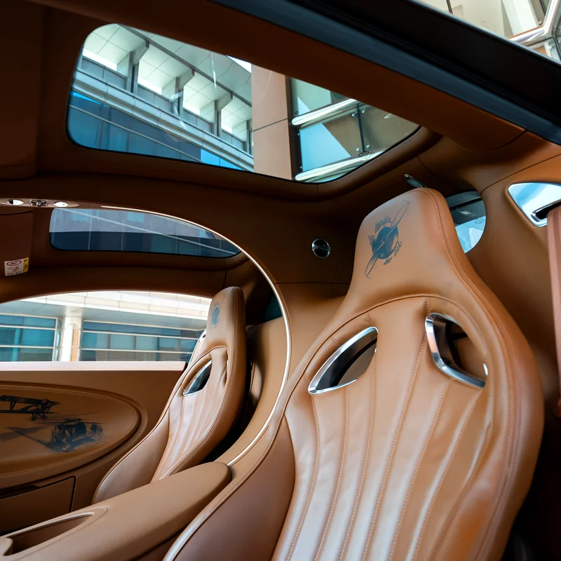 2021  BUGATTI CHRION LES LEGANDS DU CIEL ( 1 OF 20 ) DONE 6000KM ( 4 YEARS WARRANTY+ SERVICE ) - Image 12