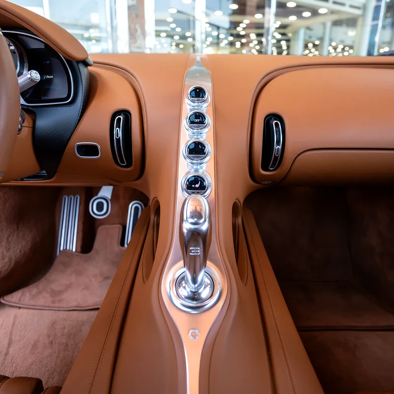 2021  BUGATTI CHRION LES LEGANDS DU CIEL ( 1 OF 20 ) DONE 6000KM ( 4 YEARS WARRANTY+ SERVICE ) - Image 15