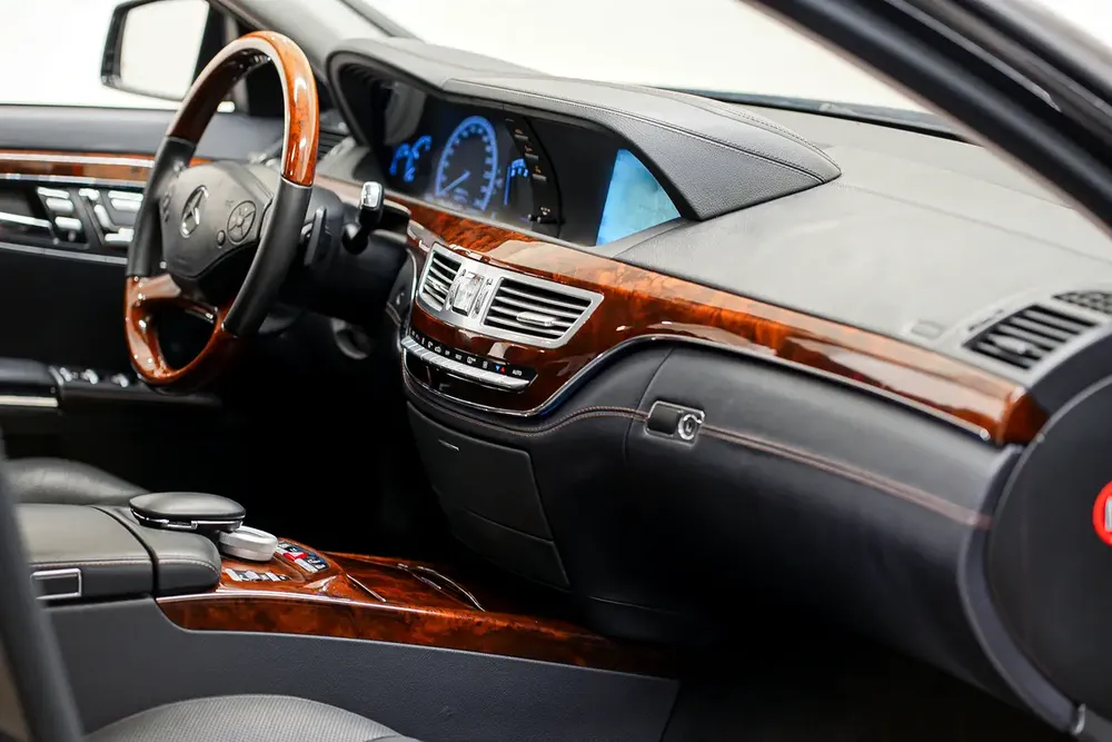 AED 1384 | MERCEDES S500 AMG 2012 | PRISTINE CONDITION | LOW KMS | HI SPECS | 1 YEAR WARRANTY - Image 17