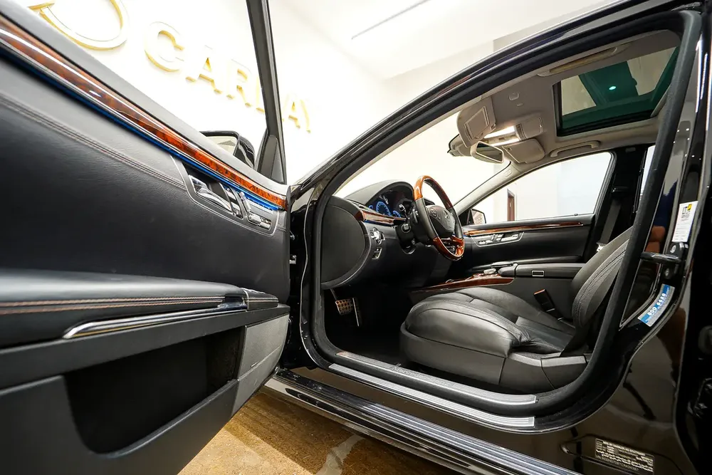 AED 1384 | MERCEDES S500 AMG 2012 | PRISTINE CONDITION | LOW KMS | HI SPECS | 1 YEAR WARRANTY - Image 9