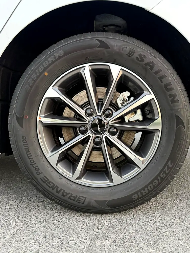 2025 BYD DESTROYER 05 SUNROOF PLUG IN HYBRID 
DM-i 55KM - Image 7