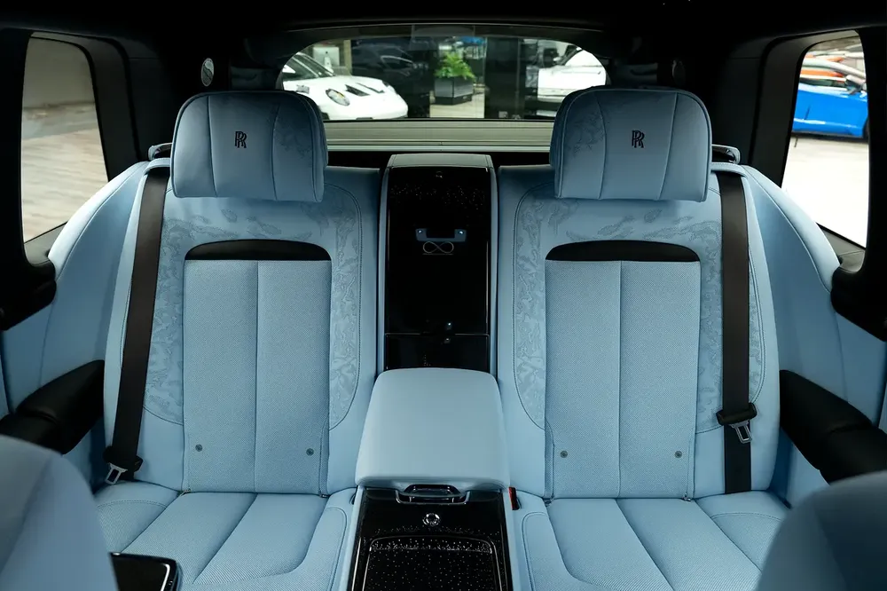 ROLLS ROYCE | CULLINAN BLACK BADGE | GCC SPECS | DEALER WARRANTY + SERVICE CONTRACT - Image 15