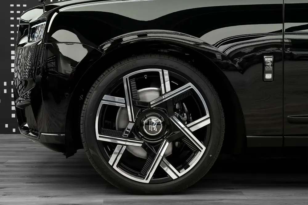 ROLLS ROYCE | CULLINAN BLACK BADGE | GCC SPECS | DEALER WARRANTY + SERVICE CONTRACT - Image 20
