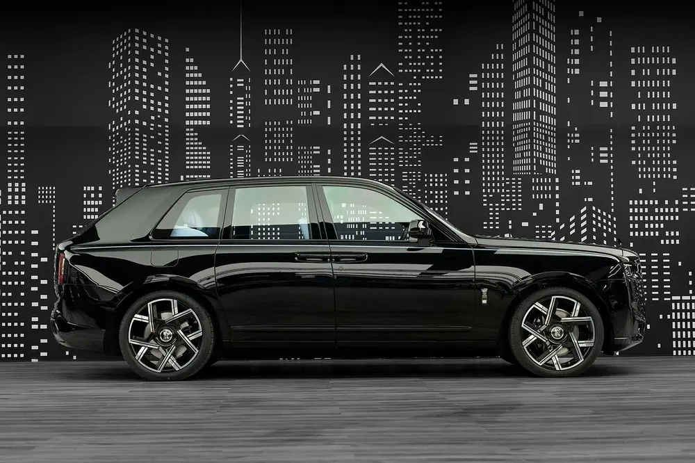 ROLLS ROYCE | CULLINAN BLACK BADGE | GCC SPECS | DEALER WARRANTY + SERVICE CONTRACT - Image 7