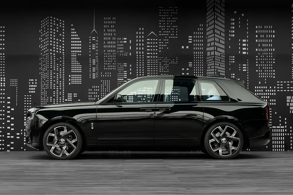 ROLLS ROYCE | CULLINAN BLACK BADGE | GCC SPECS | DEALER WARRANTY + SERVICE CONTRACT - Image 8
