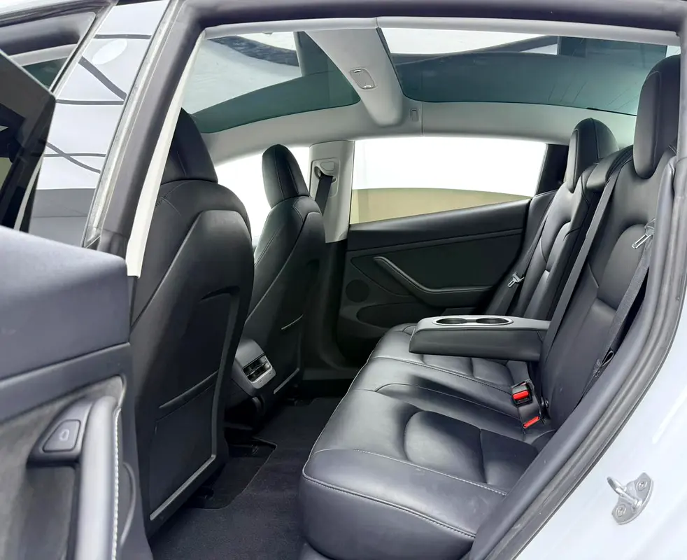 2022 Tesla Model 3, Tesla Warranty+Full Service History, GCC - Image 16