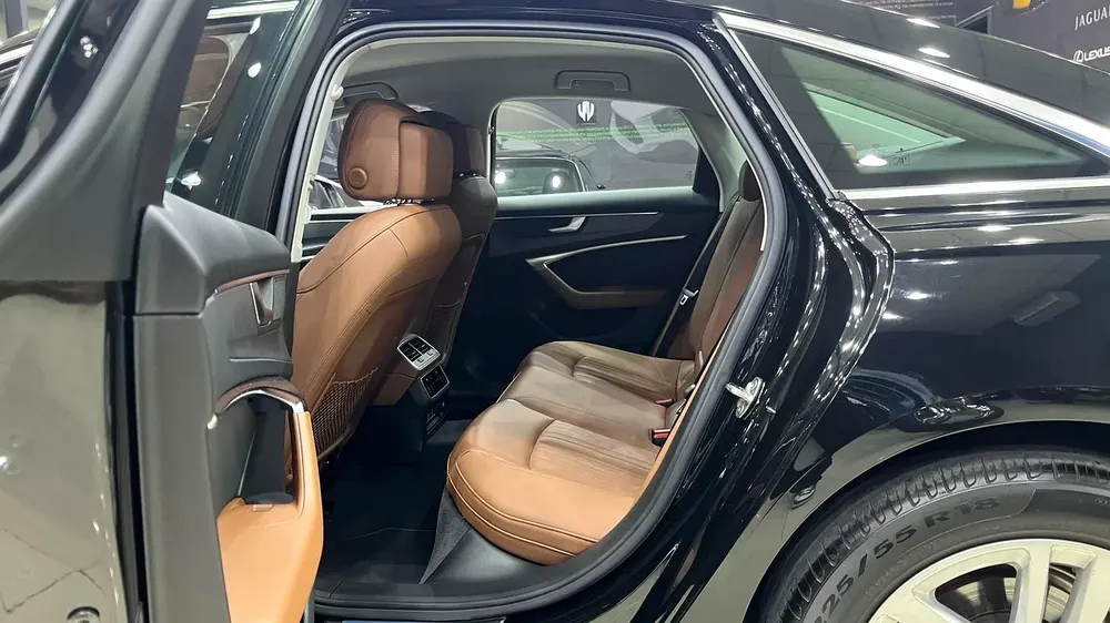 Audi A6 40 TFSI Design 2024 GCC Specs - Image 18