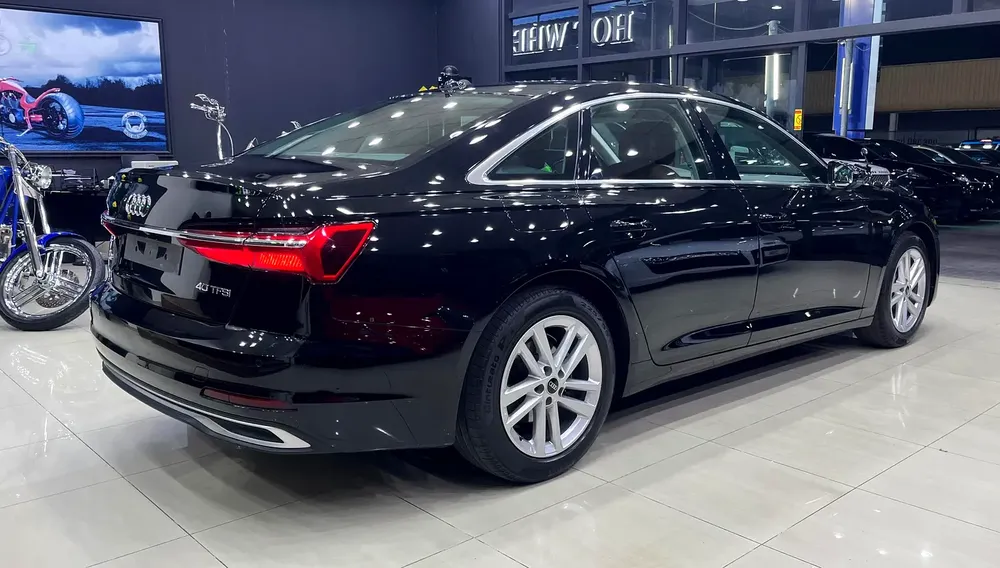 Audi A6 40 TFSI Design 2024 GCC Specs - Image 8