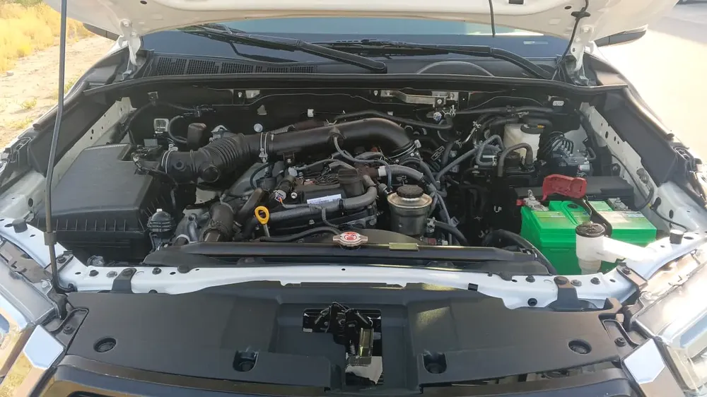 Toyota Hilux SR5 2025 GCC Specs - Image 7